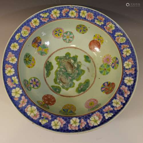 CHINESE ANTIQUE FAMILLE ROSE PORCELAIN CRABS BOWL - QING DYNASTY