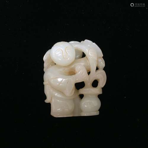 CHINESE ANTIQUE WHITE JADE CARVING