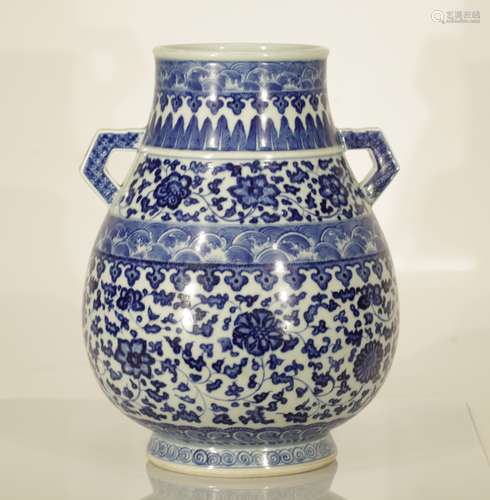 Chinese Blue/White Porcelain Vase