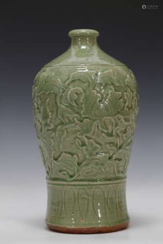 Chinese Long Quan Ware Celadon Vase