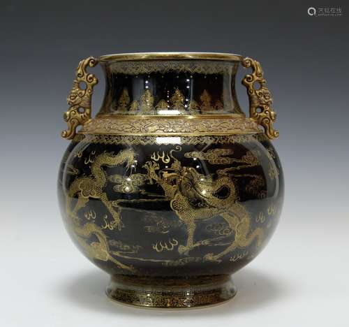 Chinese Porcelain Enamel Black Jar