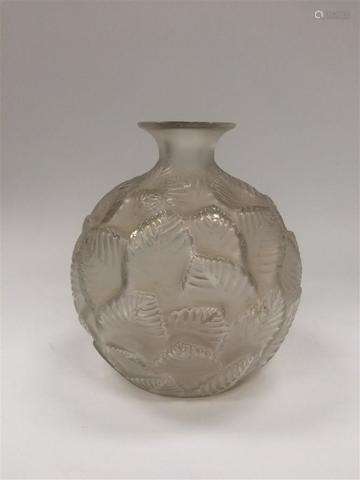 RENÉ LALIQUE (1860-1945)Vase 