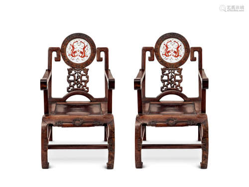 清代 红木螭龙纹嵌粉彩瓷板靠背椅一对