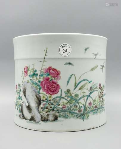 Chinese Famille Rose Porcelain Brush Pot