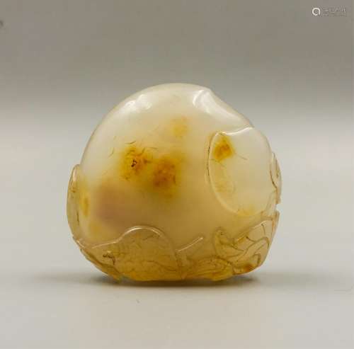 Chinese Agate Carved Snuff Bottle, Peach