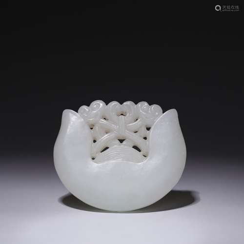 CHINESE QING DYNAST WHITE JADE LOCK SHAPE PENDANT