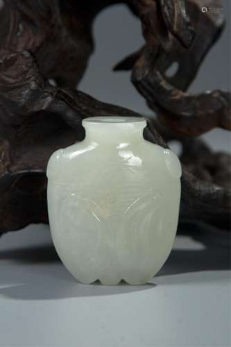 CHINESE WHITE JADE CARVED SNUFF BOTTLE