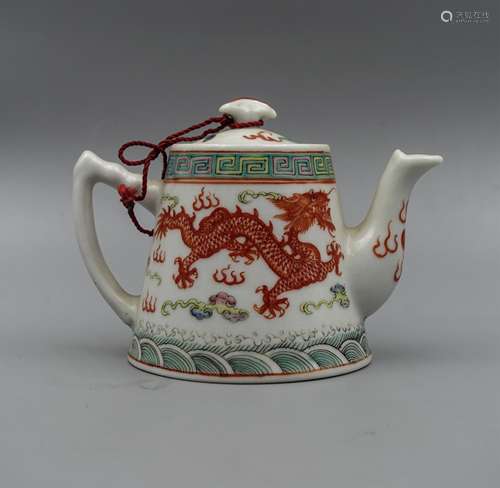 Chinese Qing Dynasty Famille Rose Tea Pot