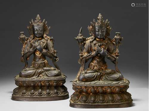 DEUX STATUETTES   DE BODHISATTVA EN BRONZE, CHINE, DYNASTIE MING, XVe SIÈCLE