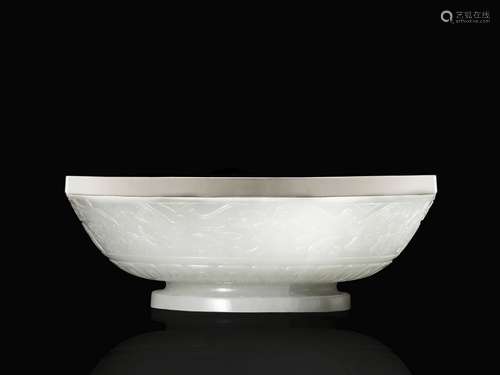 COUPE EN JADE   BLANC SCULPTÉ, CHINE, DYNASTIE QING, ÉPOQUE QIANLONG (1736 - 1795)