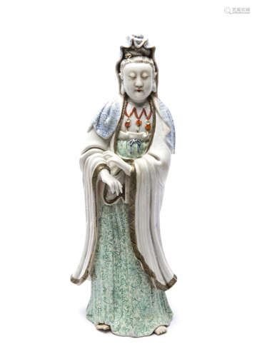 A Chinese Famille Rose Porcelain Guanyin