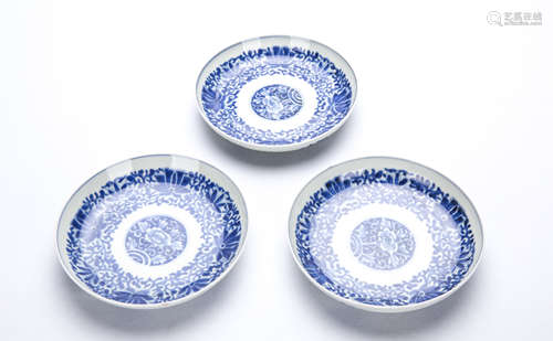 A Set of Three Chinese Blue and White Dishs