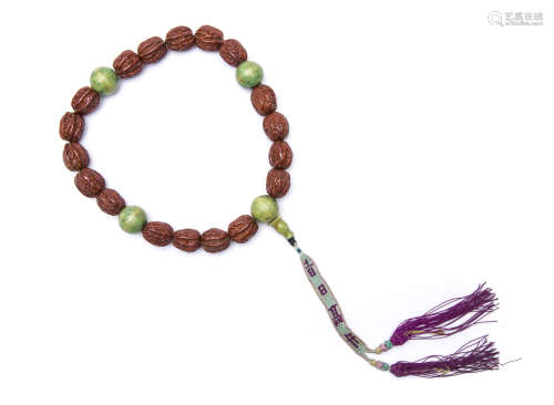 A Chinese 18-Walnut-Prayer-Beads