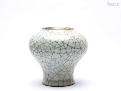 A Chinese Ge-Type Porcelain Vase