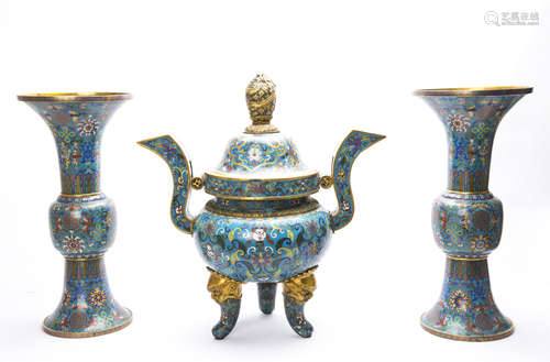 A Chinese Cloisonne Enamel Three-Piece Garniture, Sangong