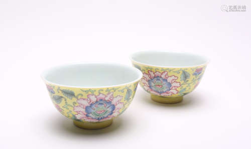 A Pair of Chinese Porcelain Bowls