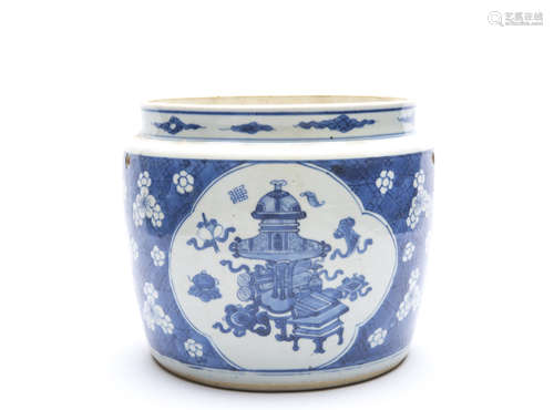 A Chinese Blue and White Porcelain Pot