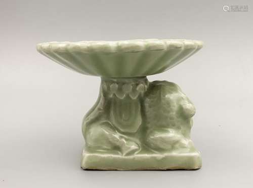 CHINESE CELADON LONGQUAN GLAZED CANDLE STAND