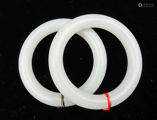 PAIR OF CHINESE WHITE JADE PLAIN BANGLES