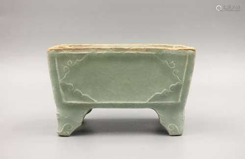 CHINESE CELADON LONGQUAN GLAZED BRUSH WASHER