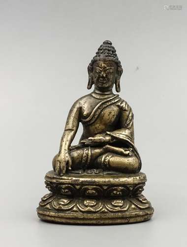 CHINESE BRONZE FIGURE OF BUDDHA