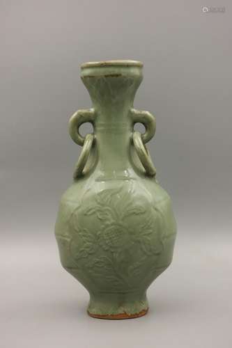 CHINESE CELADON LONGQUAN GLAZED TWIN EAR VASE