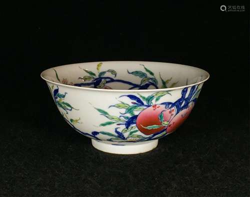 CHINESE FAMILLE ROSE 9 PEACHES PORCELAIN BOWL