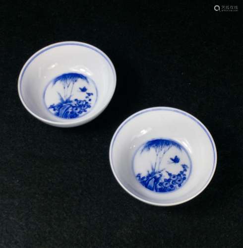 PAIR OF CHINESE BLUE AND WHITE PORCELAIN BOWLS