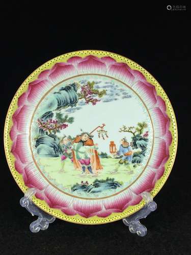 CHINESE FAMILLE ROSE PLATE, WESTERN FIGURAL