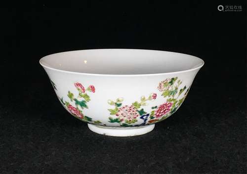 CHINESE FAMILLE ROSE PORCELAIN BOWL