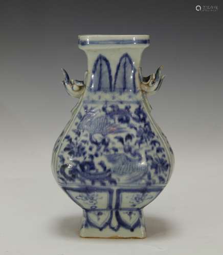 Chinese Blue/White Porcelain Vase