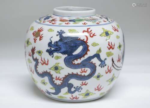 Chinese WuCai Porcelain Jar