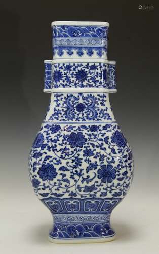 Chinese Blue/White Porcelain Vase