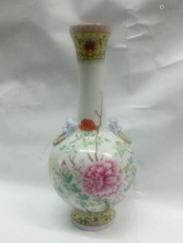 Chinese Famille Rose Long Neck Vase