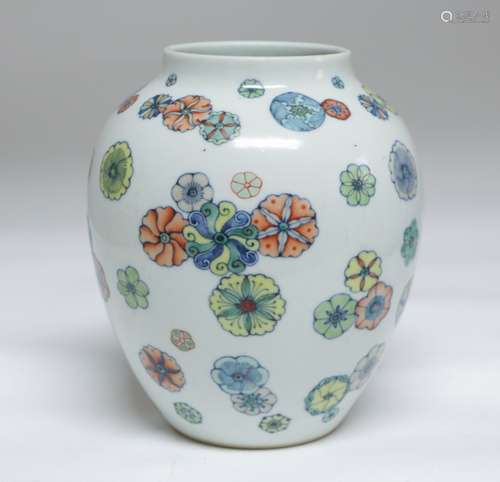 Chinese Famille Verte Porcelain Jar