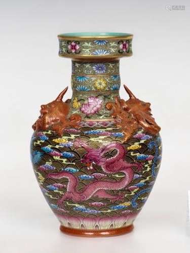 Chinese Famille Rose Tracery Gilt Dragon Vase