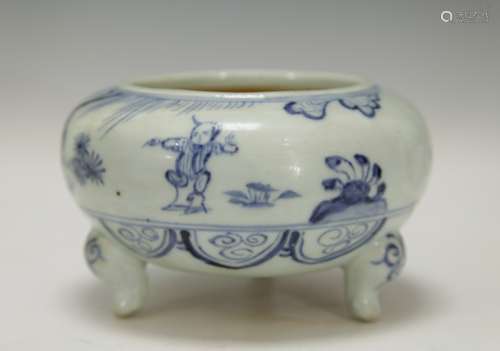 Chinese Ming Style Blue/White Porcelain Burner