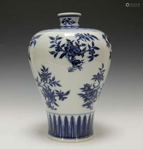 Chinese Blue/White Mei Ping Vase