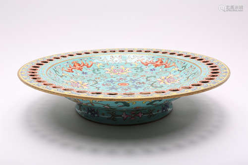 A Chinese Famille-Rose Fooded Porcelain Charger