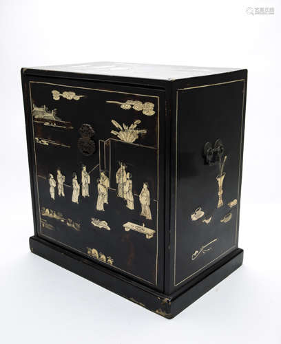 A Chinese Lacquered Bone Carvings Inlaid Book Container