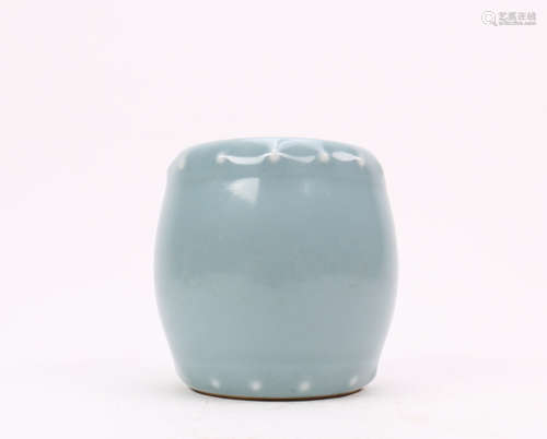 A Chinese Clair-De-Lune Glazed Drum Form Vase