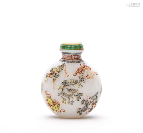 A Chinese Porcelain Snuff Bottle