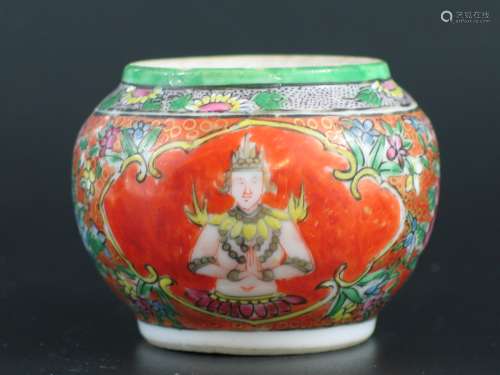 Chinese Export Famille Rose Porcelain Jar, 19th Century.