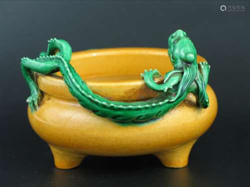 Chinese Yellow Glazed Porcelain Burner with Chilong Decoration