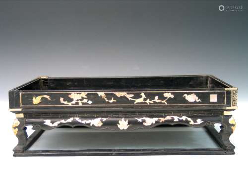 Chinese Hard Wood Stand with Mother of Pearl Inlaind, 19th Century.