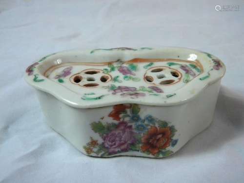 Antique Chinese Famille Rose Cricket Box, one side