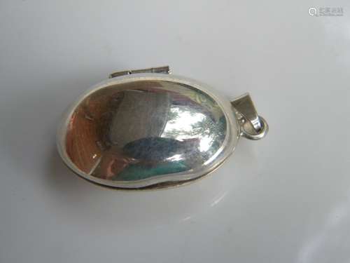 Silver Oval Shape Picture Box