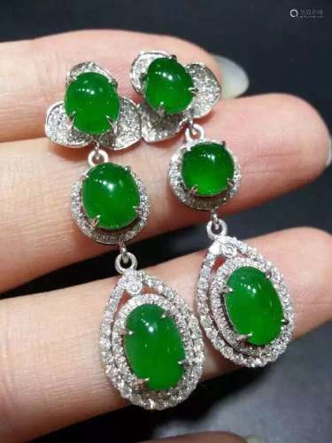 18K Gold Diamond Green Jadeite Earrings