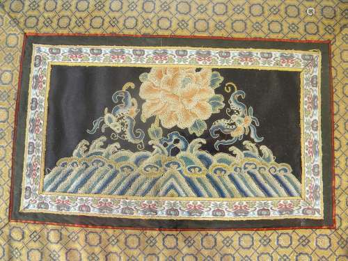 CHINESE QING DYNASTY EMBROIDERY FLOWER
