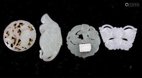 GROUP OF 4 CHINESE JADE PENDANTS